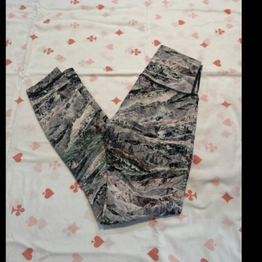 lululemon athletica Gray Patterned Leggings - Picture 3 of 6